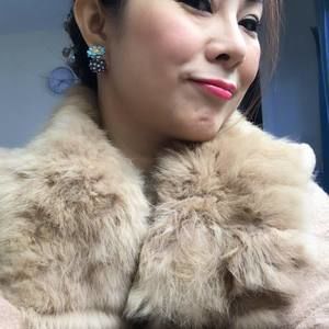 Meet your Posher, Nhung